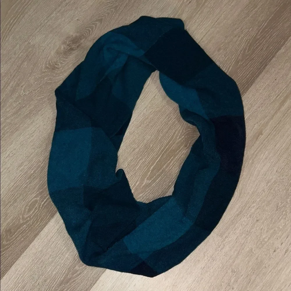 NWT Old Navy Plaid Infinity Scarf